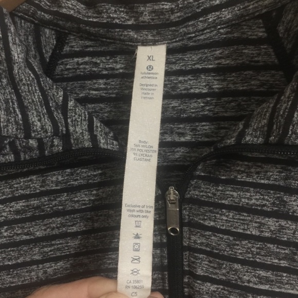 Lululemon size XL 1/2 Zip Raven Stripe Black - Picture 7 of 12